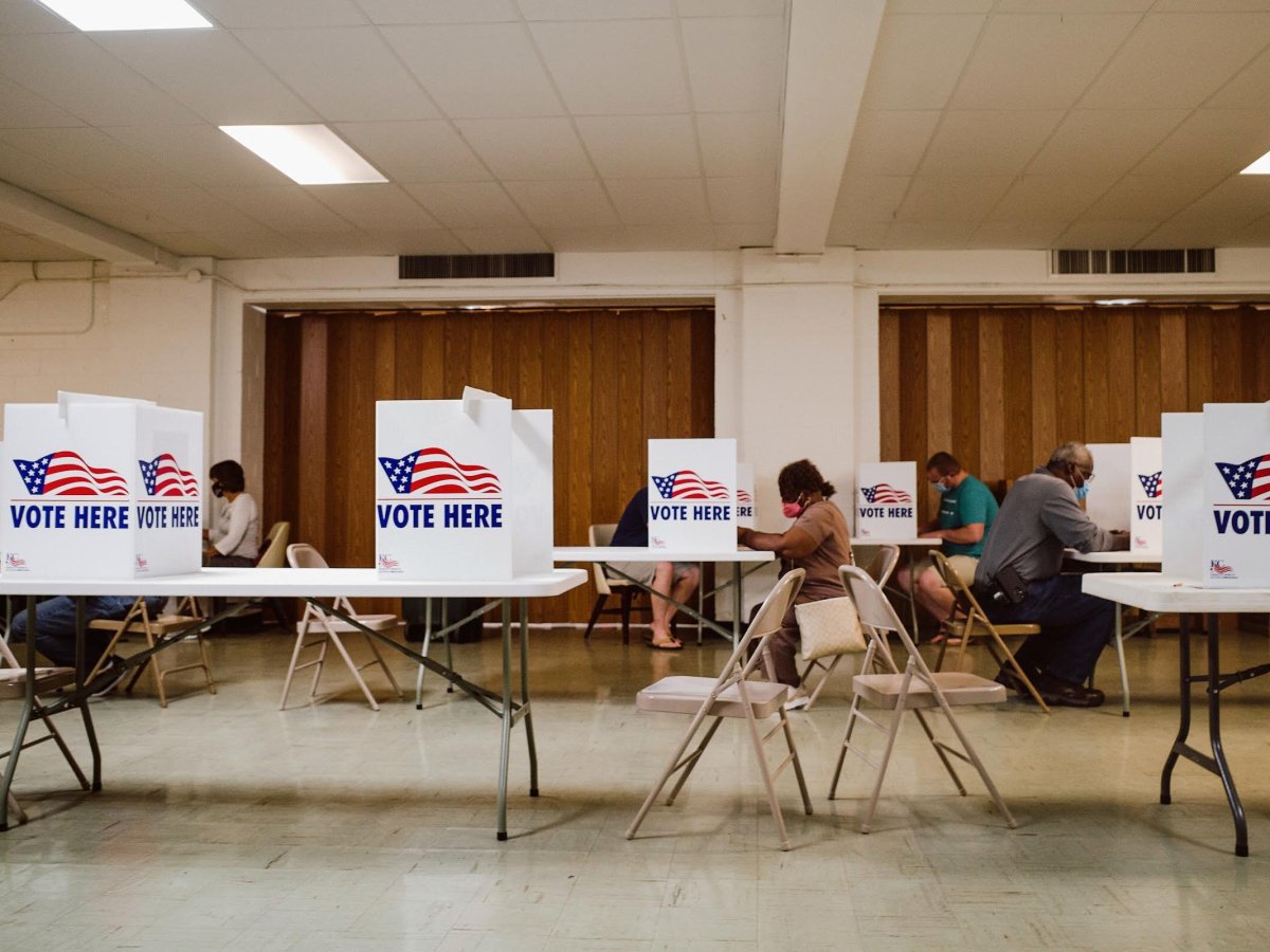 Early voting during the August 2020 election. (Chase Castor/The Beacon)