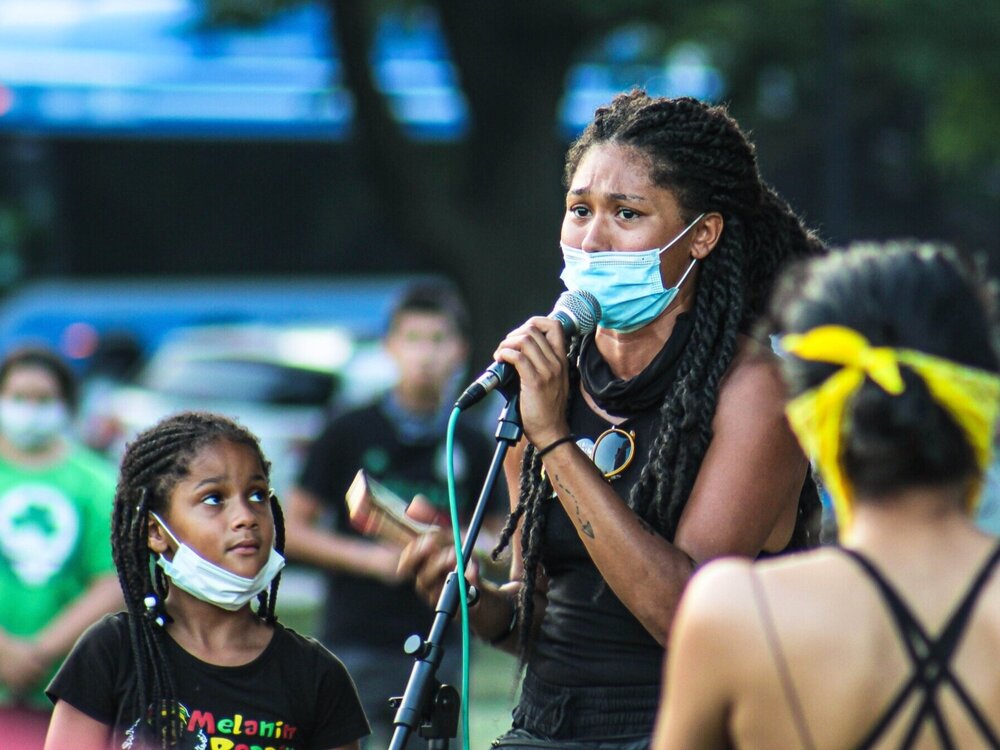 Jenay Manley addresses a group of protesters on July 4 at Mill Creek Park during the Freedom Rally. Zachary Linhares/The Beacon