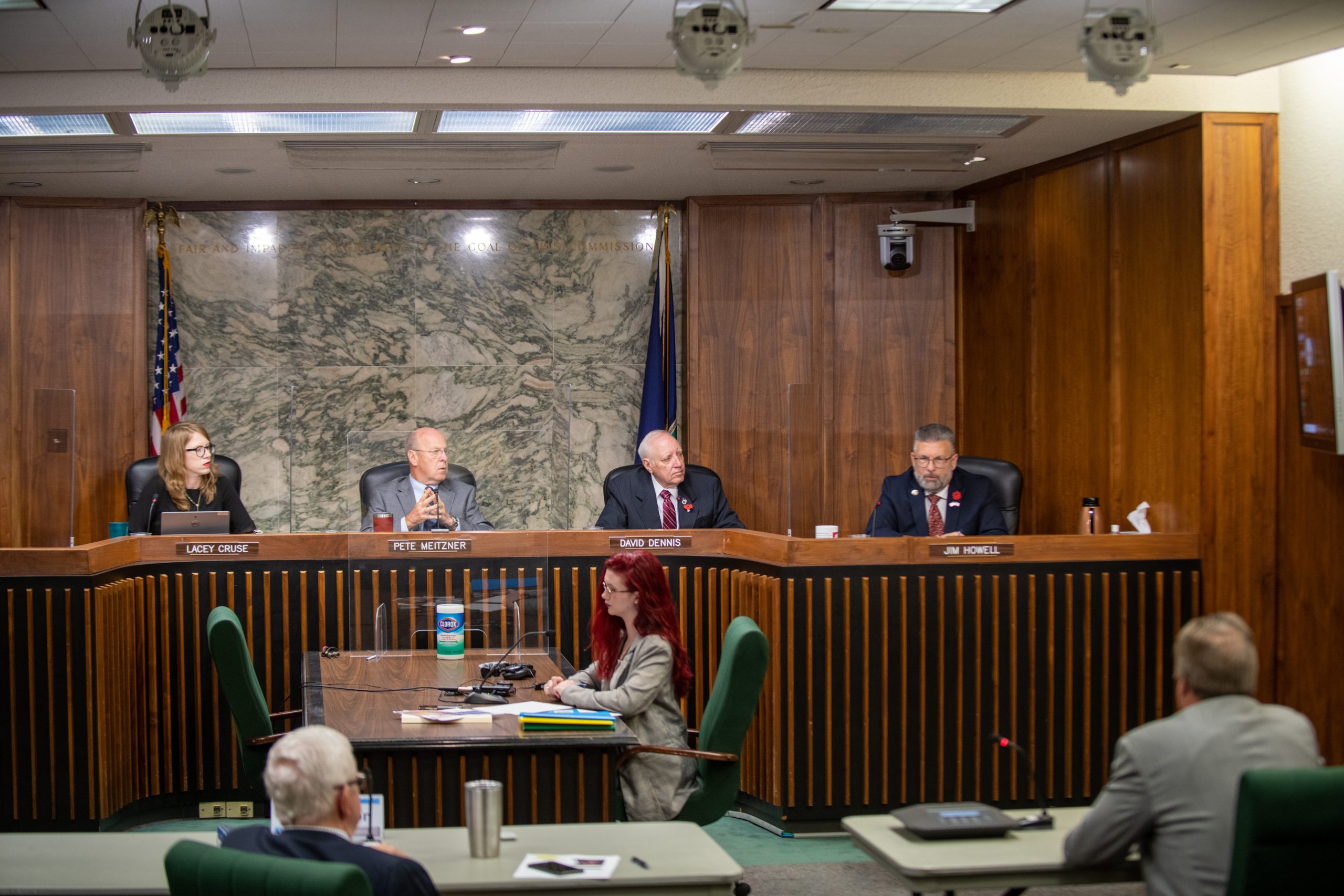 Residentes del condado de Sedgwick pueden attender y comentar durante las reuniones de County Commission.