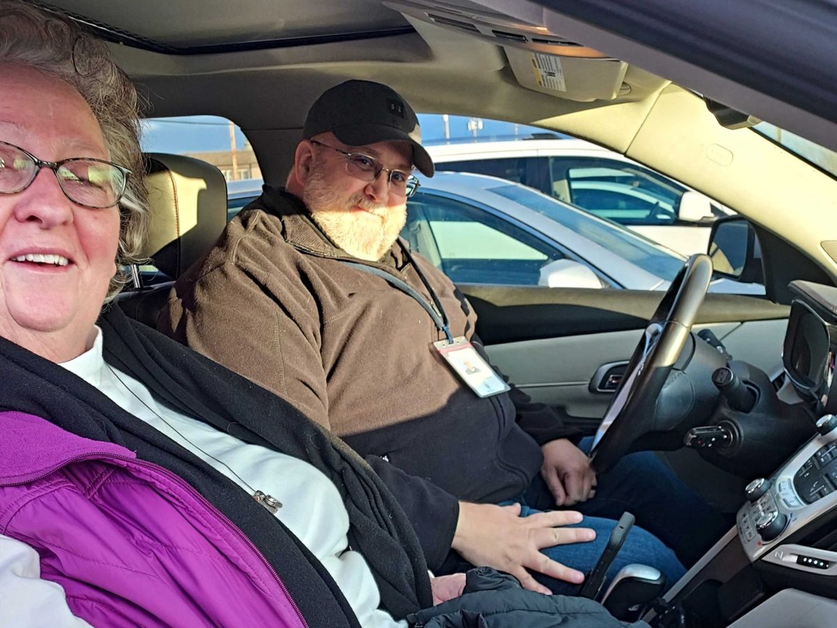 Lynne and Matt sitting in the car