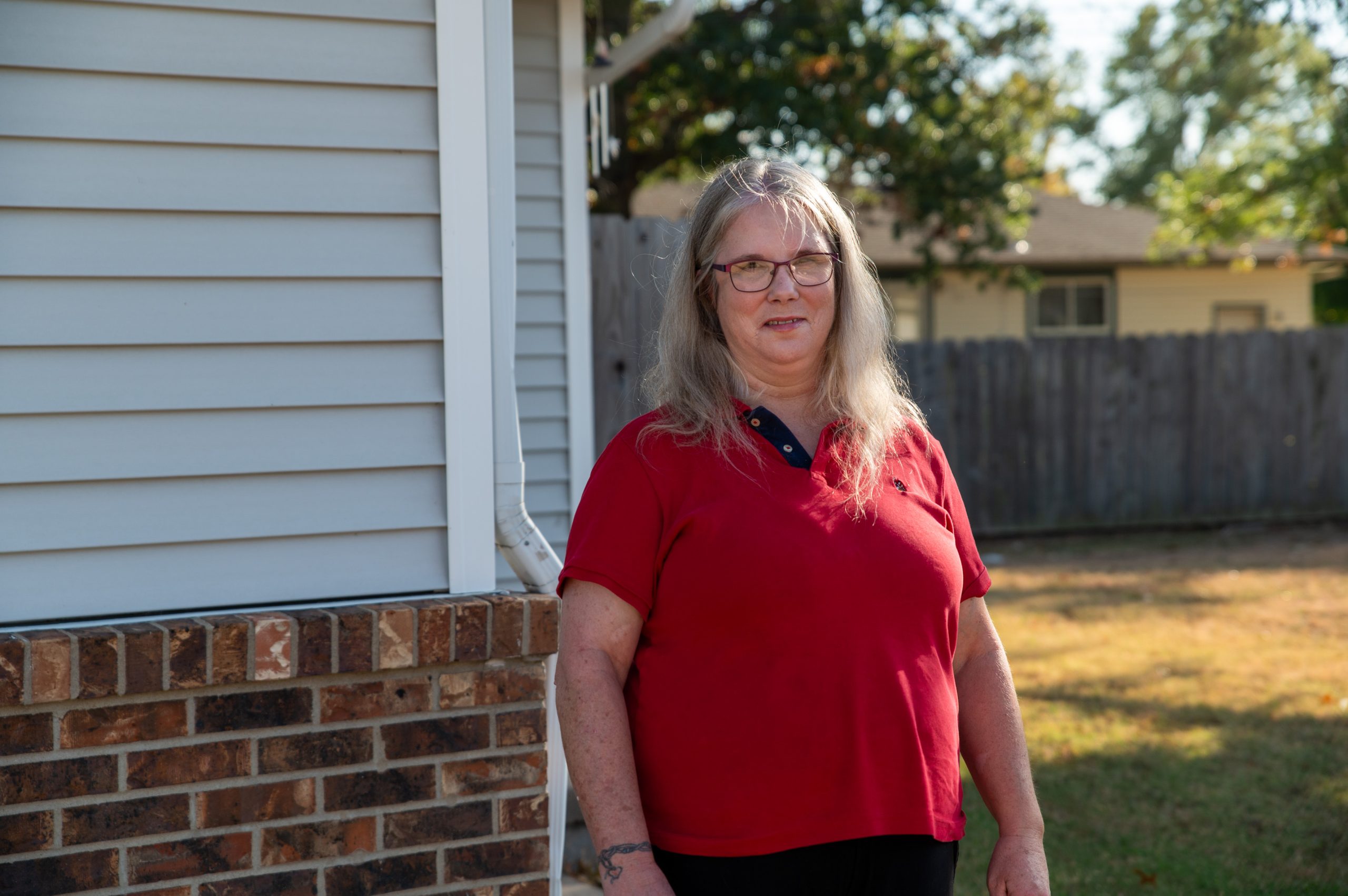 Robyn Adams, a grocery vendor from Newton, Kansas, is one of 82,000 Kansans who lost Medicaid benefits during the nationwide post-pandemic contraction – known as the “unwinding.”