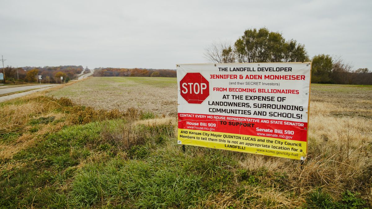 A sign on Highway 150 near Lee's Summit urges resident to oppose a proposed South KC landfill.