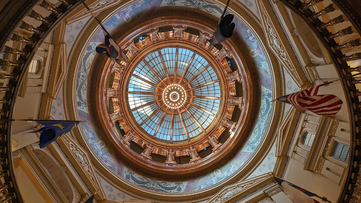 A photo of the Kansas Statehouse