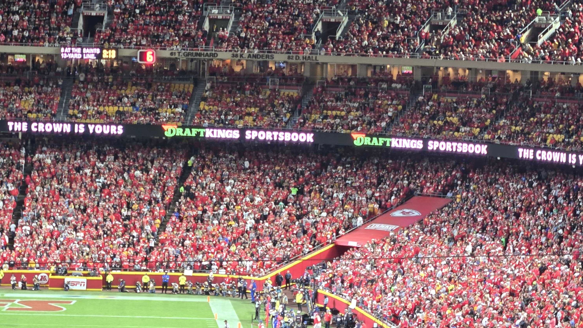 DraftKings Sportsbook banner at a Chiefs game at Arrowhead Stadium (photo by: Estrella Gonzalez)