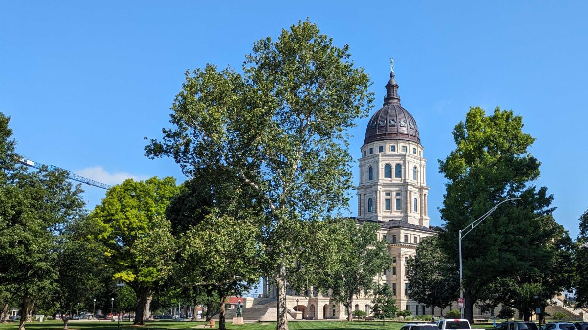 A photo of the Kansas Statehouse