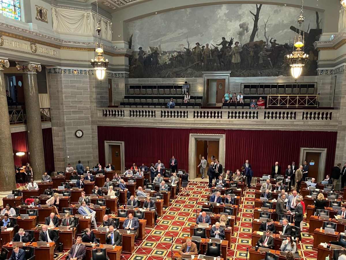 An overhead shot of the Missouri House of Representatives.