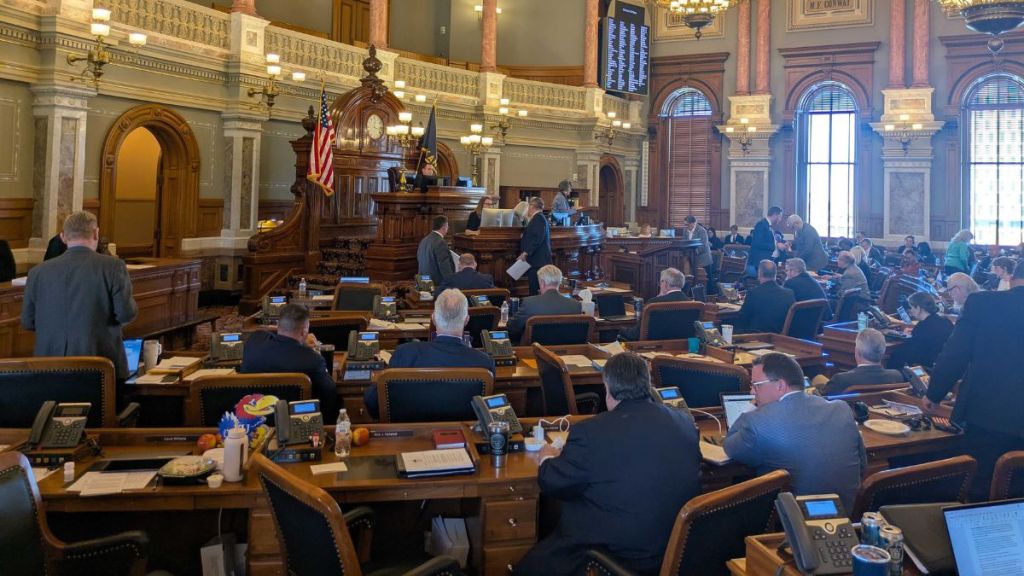 Kansas Republicans want citizenship status listed on driver’s licenses