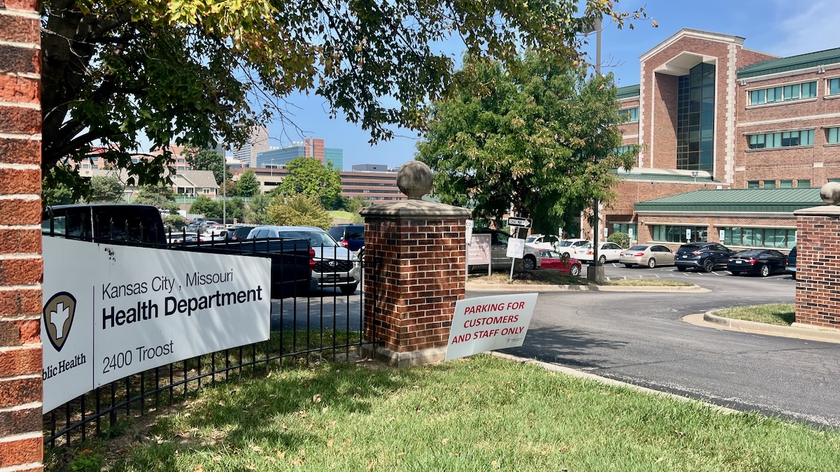 A photo of the outside of the Kansas City Health Department from Troost Avenue.